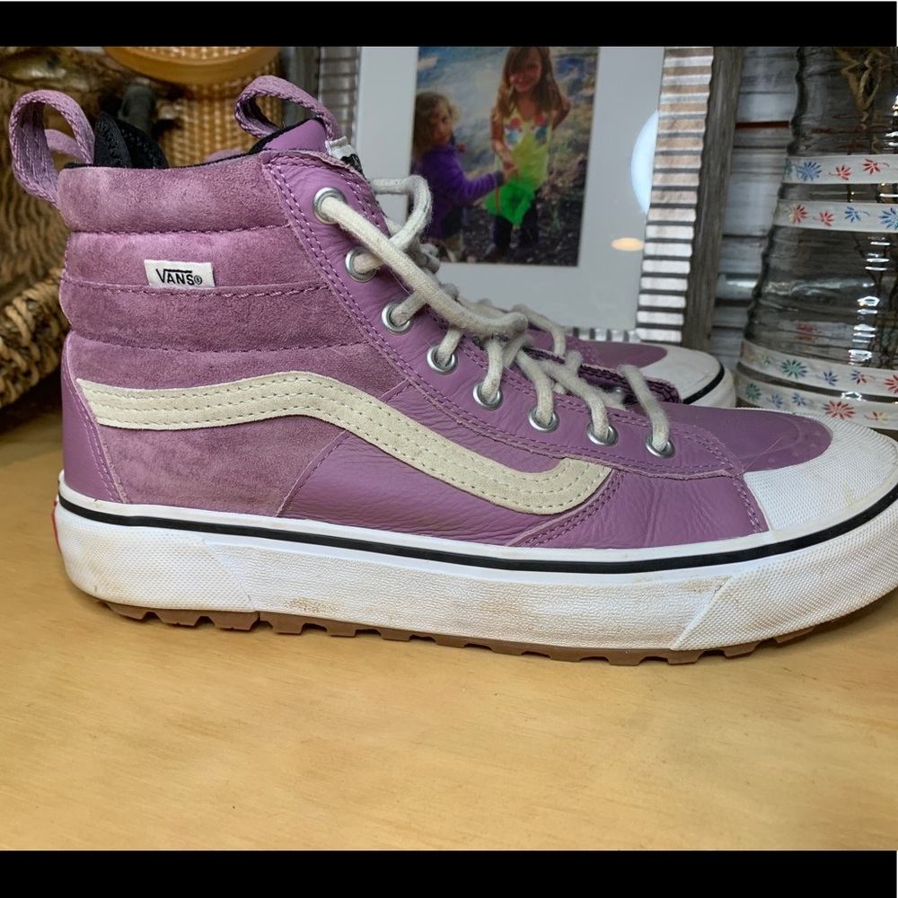 Vans Sk8-HI MTE Women’s size 11, Men’s size 9.5.